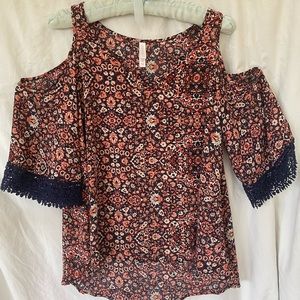 Size small women’s floral blouse